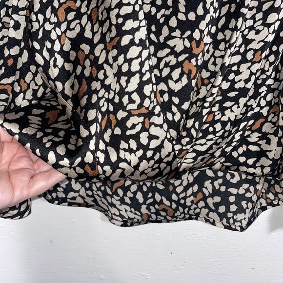 THML Black Tan White Abstract Print Blouse Long Sleeve Bubble Hem Women’s XS - Picture 3 of 13